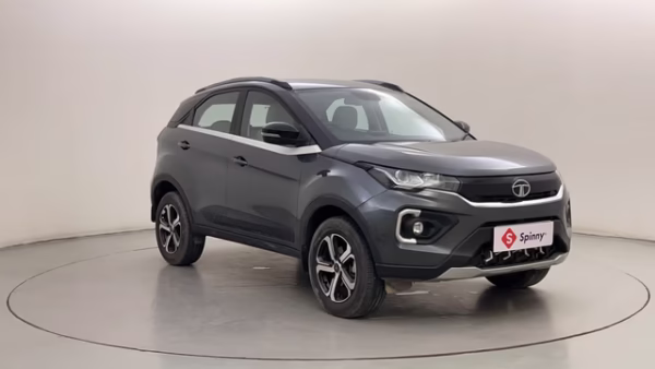 2023 Tata Nexon XZA Plus LUX Diesel AMT - Image 5
