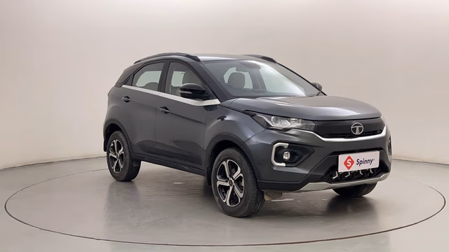 2023 Tata Nexon XZA Plus LUX Diesel AMT - Image 5