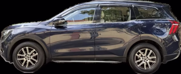 2022 Mahindra XUV700 AX7 AT Luxury Pack BSVI - Image 5